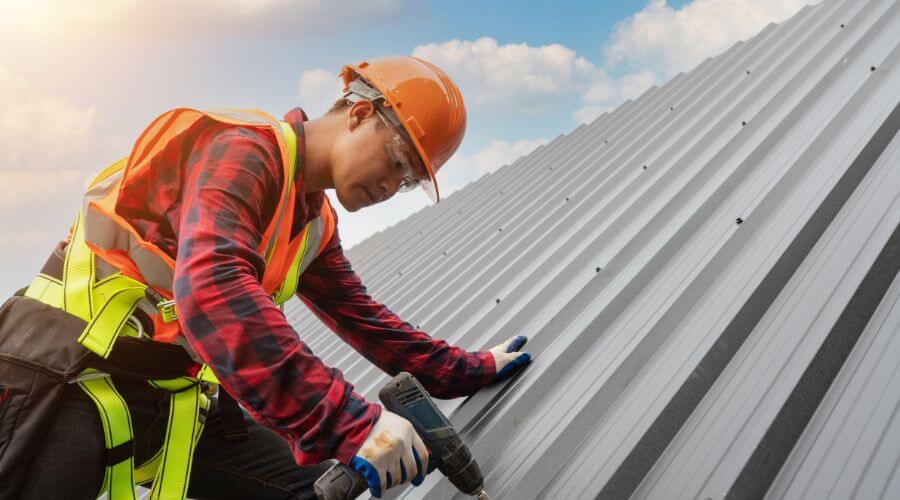 Professional gutter cleaning in Harwood, MO